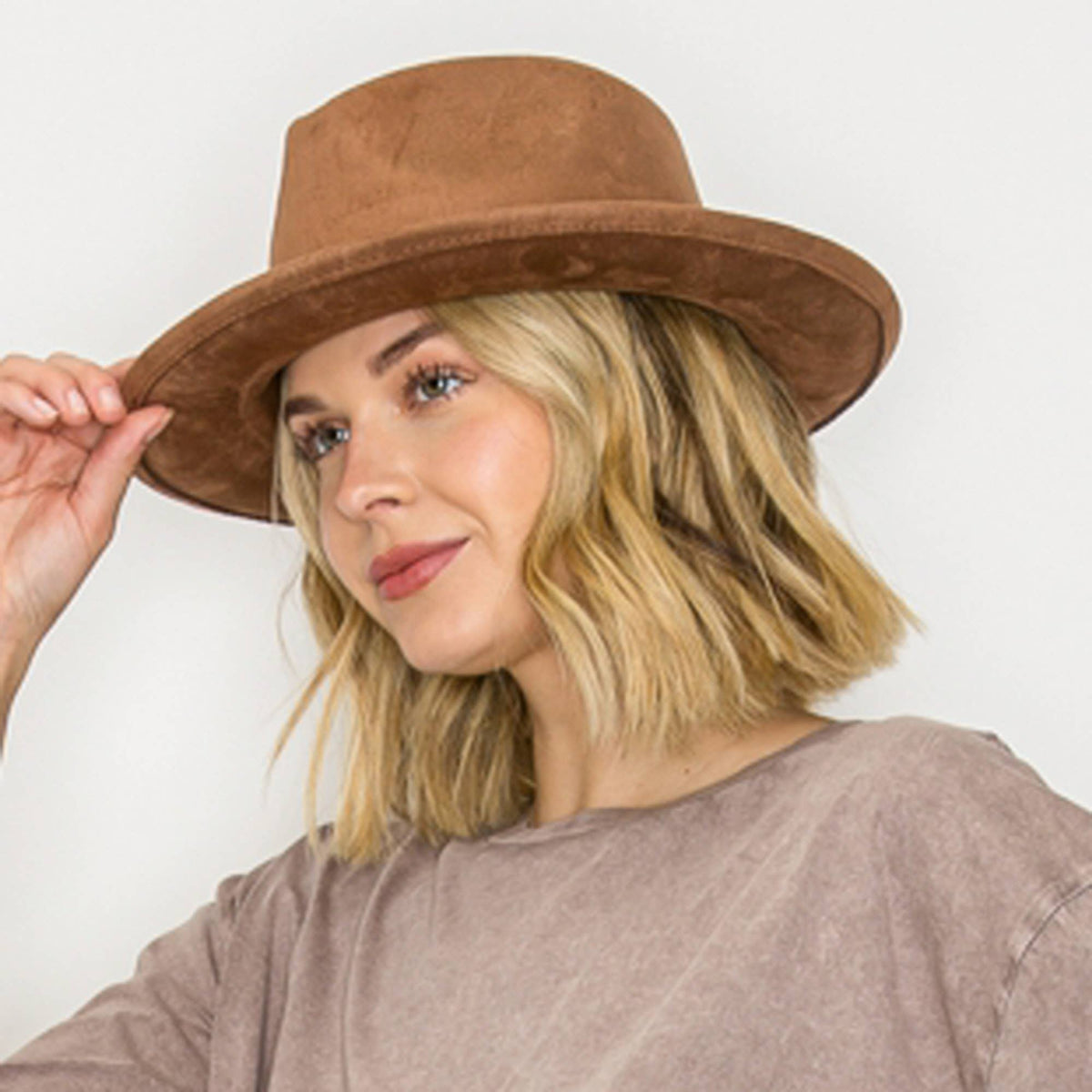 Stiff Short Brim Rancher in Suede Hat: Caramel
