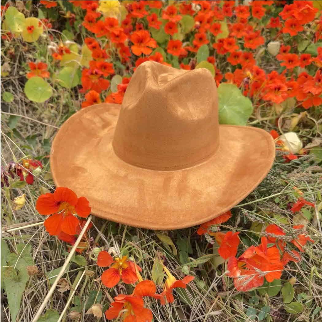 Vegan Suede Cowboy Hat: CARAMEL / ONE SIZE