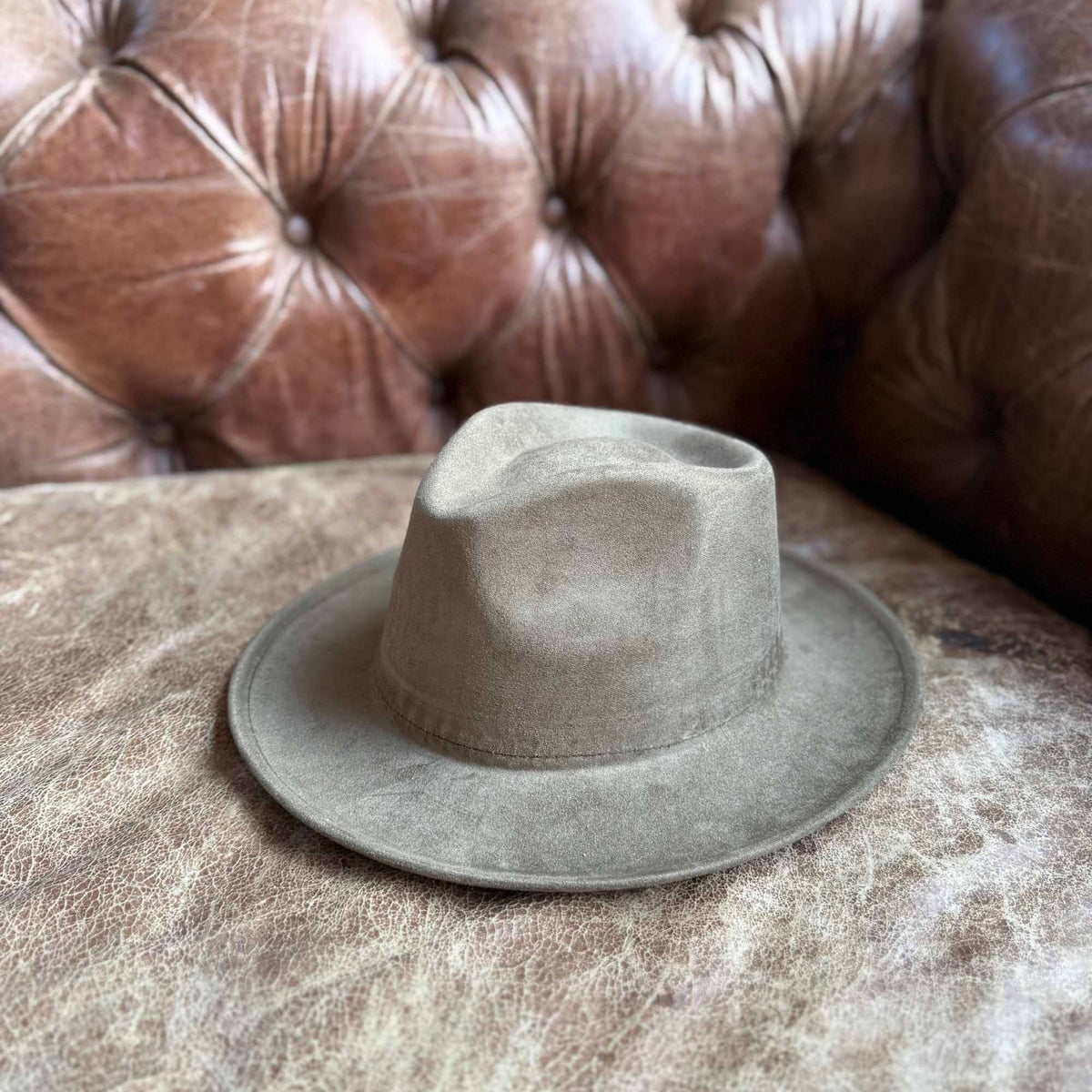 Stiff Short Brim Rancher in Suede Hat: Camel
